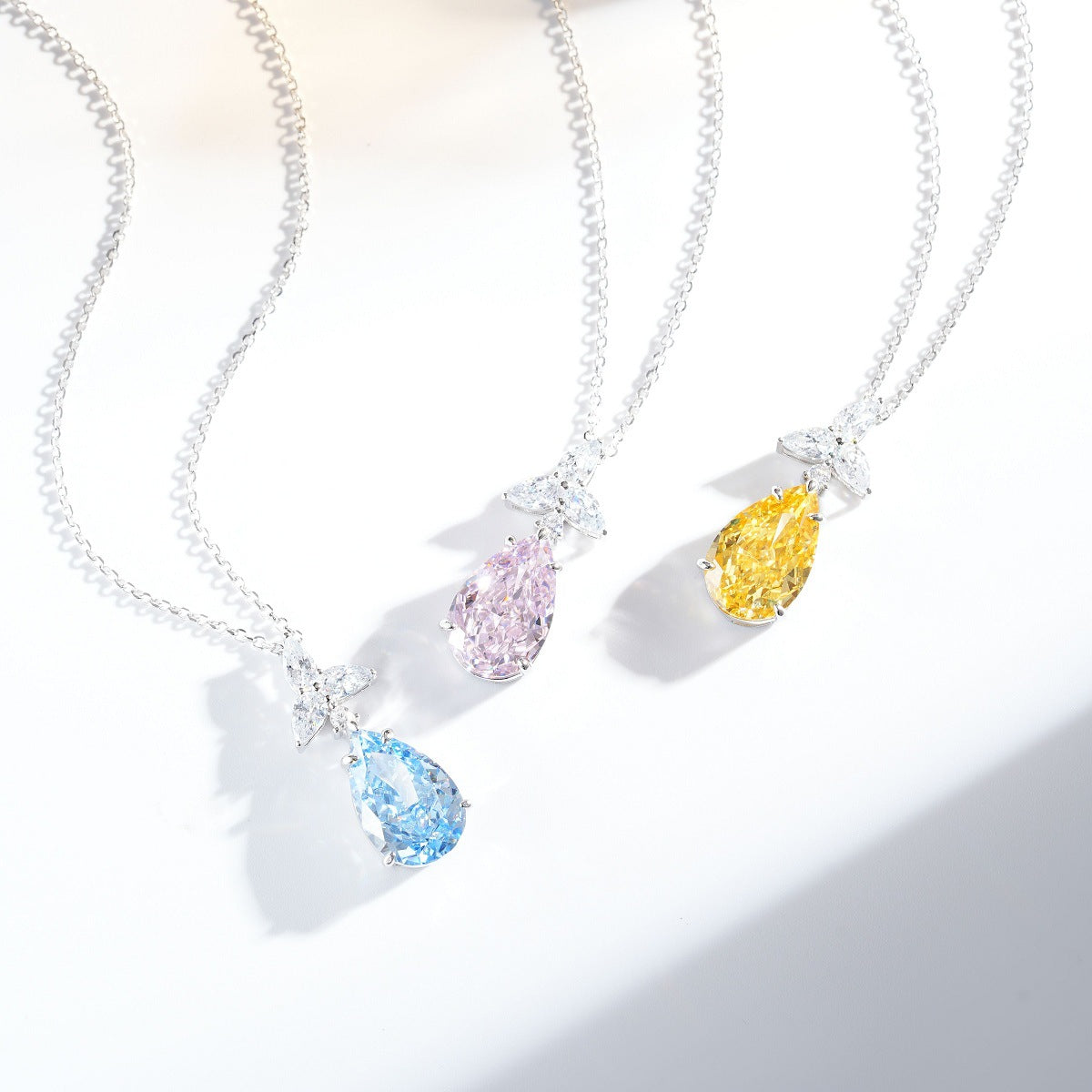 Adjustable 925 Sterling Silver Zircon Teardrop Necklace in silver with teardrop pendant
