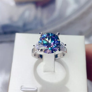 ring in silver featuring 5 carat moissanite and classic fit