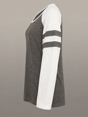 maroon t-shirt