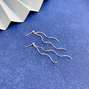 925 Sterling Silver Wave Earrings in silver with dangle