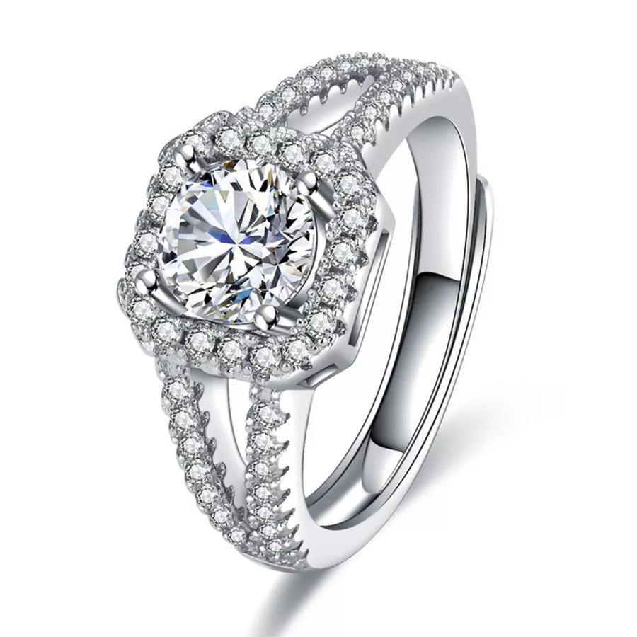 1 Carat Moissanite 925 Sterling Silver Ring in clear with 1 carat moissanite