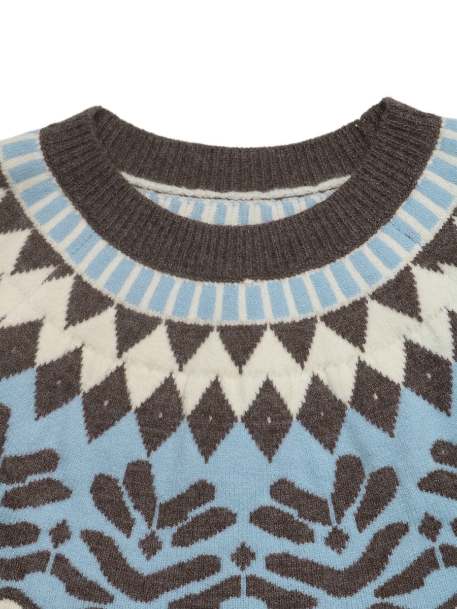 classic pullover sweater in light blue with crew neck