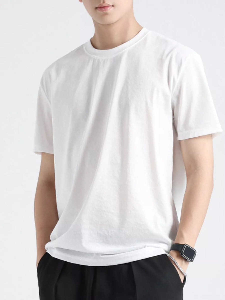 Men's white cotton relaxed fit casual t-shirt with crew neck and short sleeves.