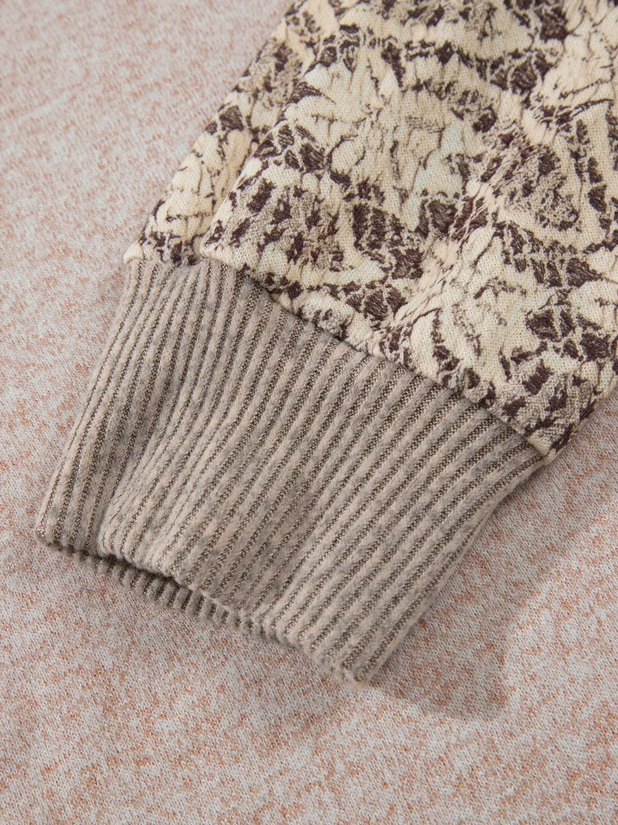 blouse featuring floral in Dust Storm with 75% viscose, 20% polyester, 5% elastane Care instructions: Machine wash cold