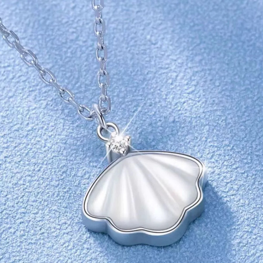 silver necklace with collarbone length and spring ring