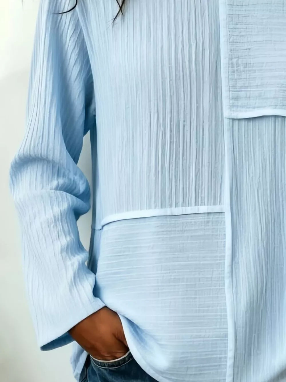 blouse in Sky Blue with round neck and long sleeve