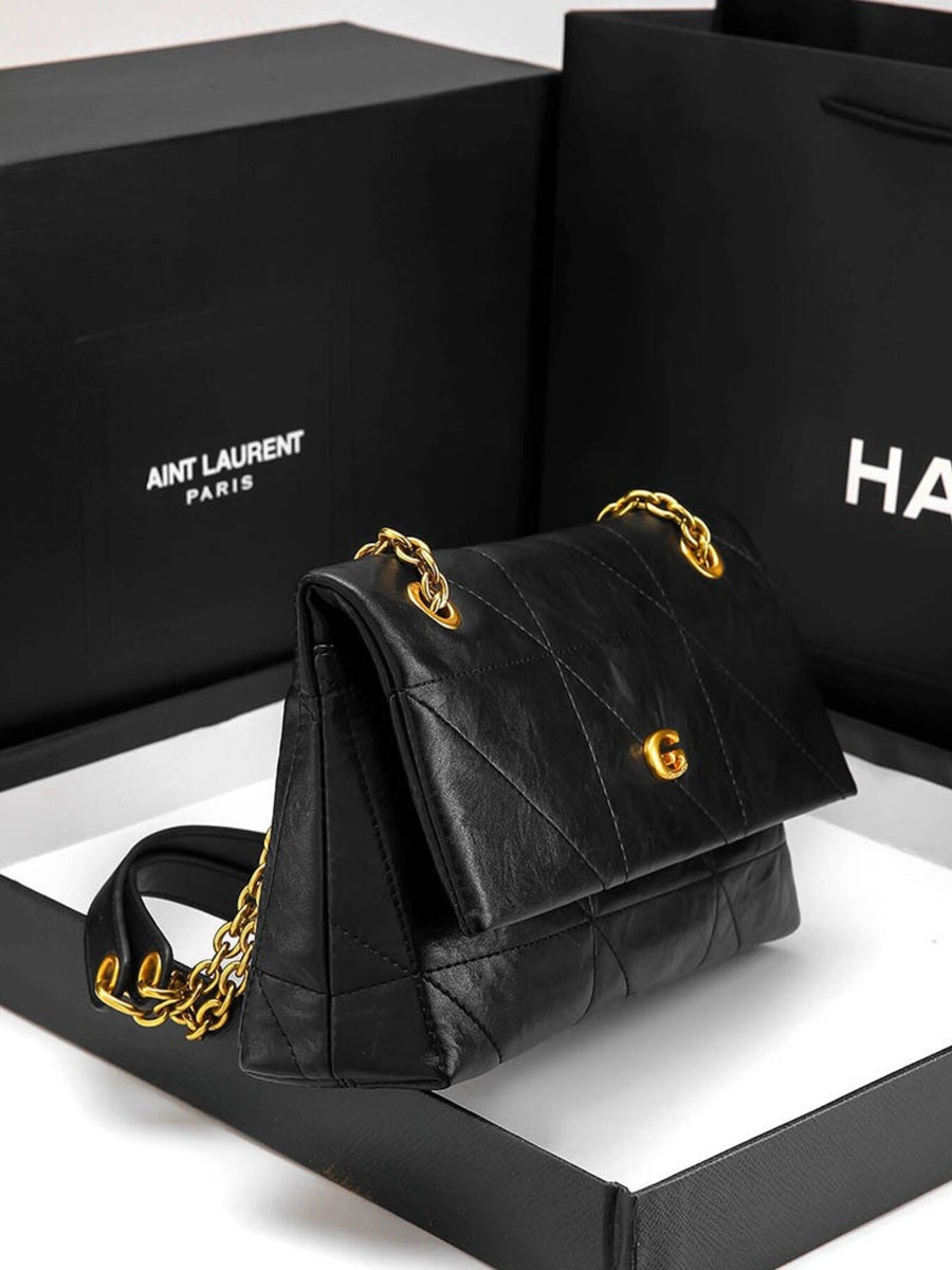 black shoulder bag