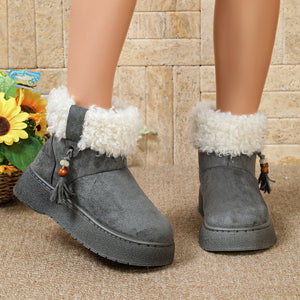 boots in Brown with round toe and ankle-length