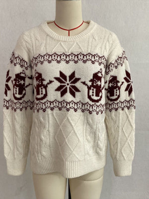 classic pullover sweater in ivory with crew neck