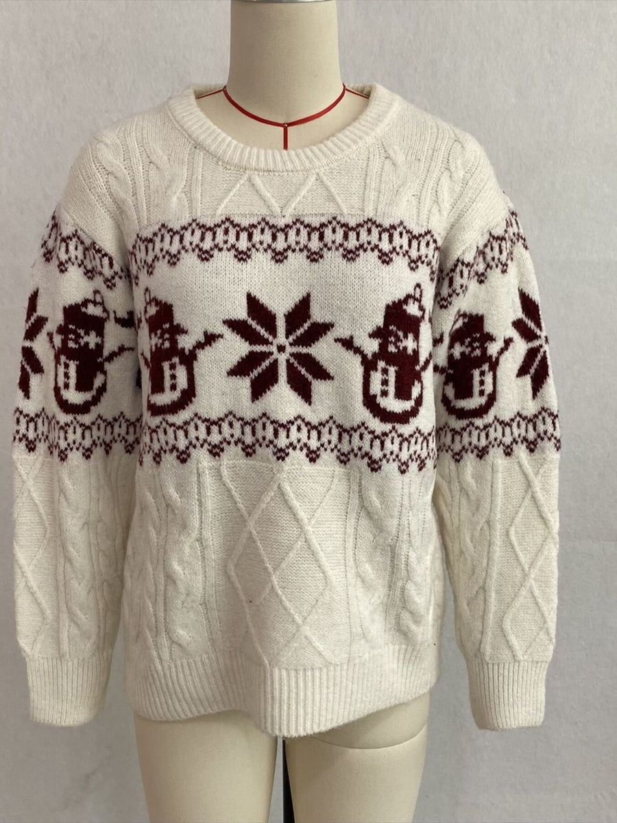 classic pullover sweater in ivory with crew neck