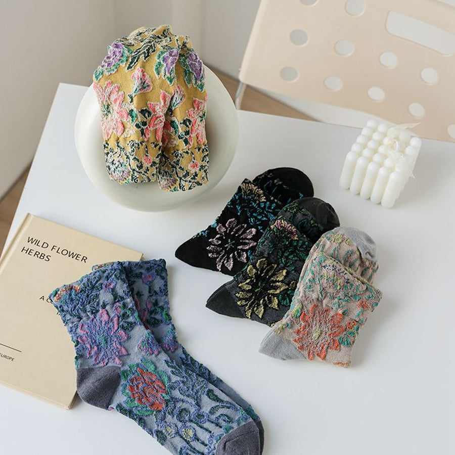 socks in Dark Gray with floral and jacquard knit