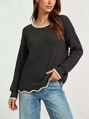 classic pullover sweater in Black with crew neck