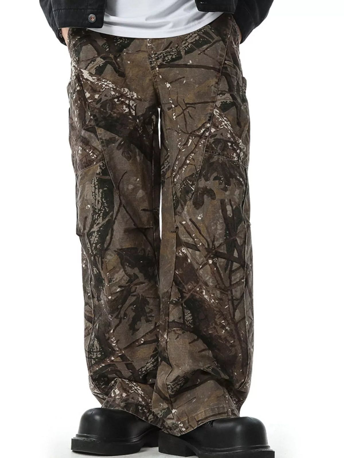 Relaxed fit camouflage cargo pants with multiple pockets and a comfortable fabric.