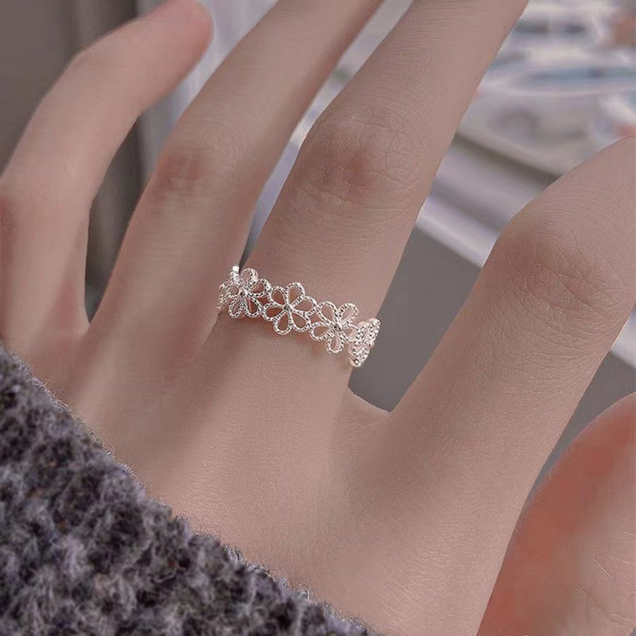 ring featuring floral in silver with 925 sterling silver Care instructions: Avoid wearing during exercise, as sweat w texture