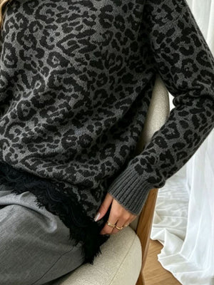 Black loose pullover sweater with crew neck