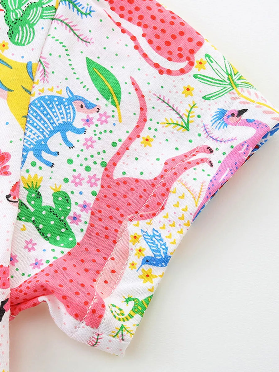 Baby dress with colorful animal and plant print, short sleeves, cotton blend fabric.