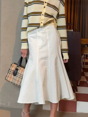 white midi skirt with midi and button, side-zip