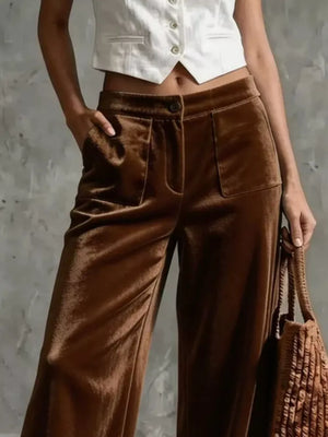 wide-leg pants in Black with buttoned and full-length