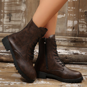 boots in Dark Brown with round toe and ankle-length