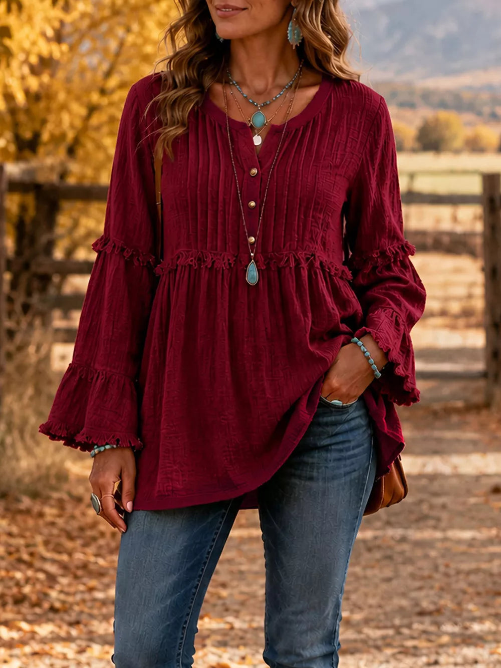 bohemian blouse in Black with notched