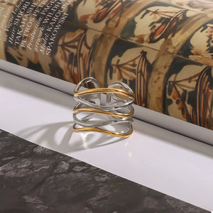 ring in gold featuring two-tone and multi-band fit