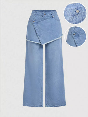 wide-leg jeans in light blue featuring buttoned and flared fit