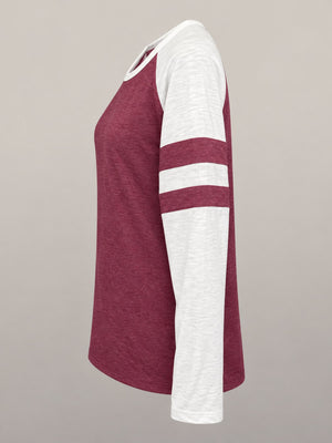 t-shirt in maroon with raglan sleeve and hip-length