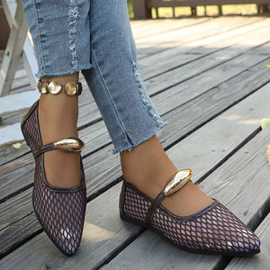 Black fitted flats with not applicable