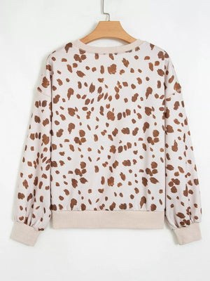 cream sweatshirt with cropped and pullover