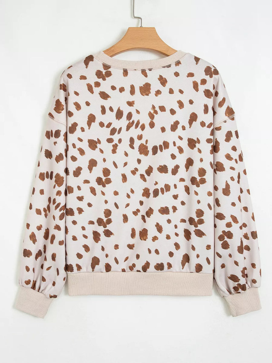 cream sweatshirt with cropped and pullover