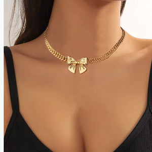Gold straight necklace with not applicable