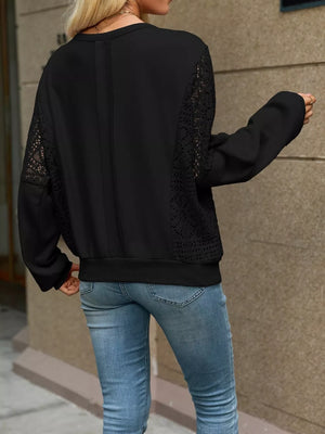 sweatshirt in lavender with crew neck and long sleeve
