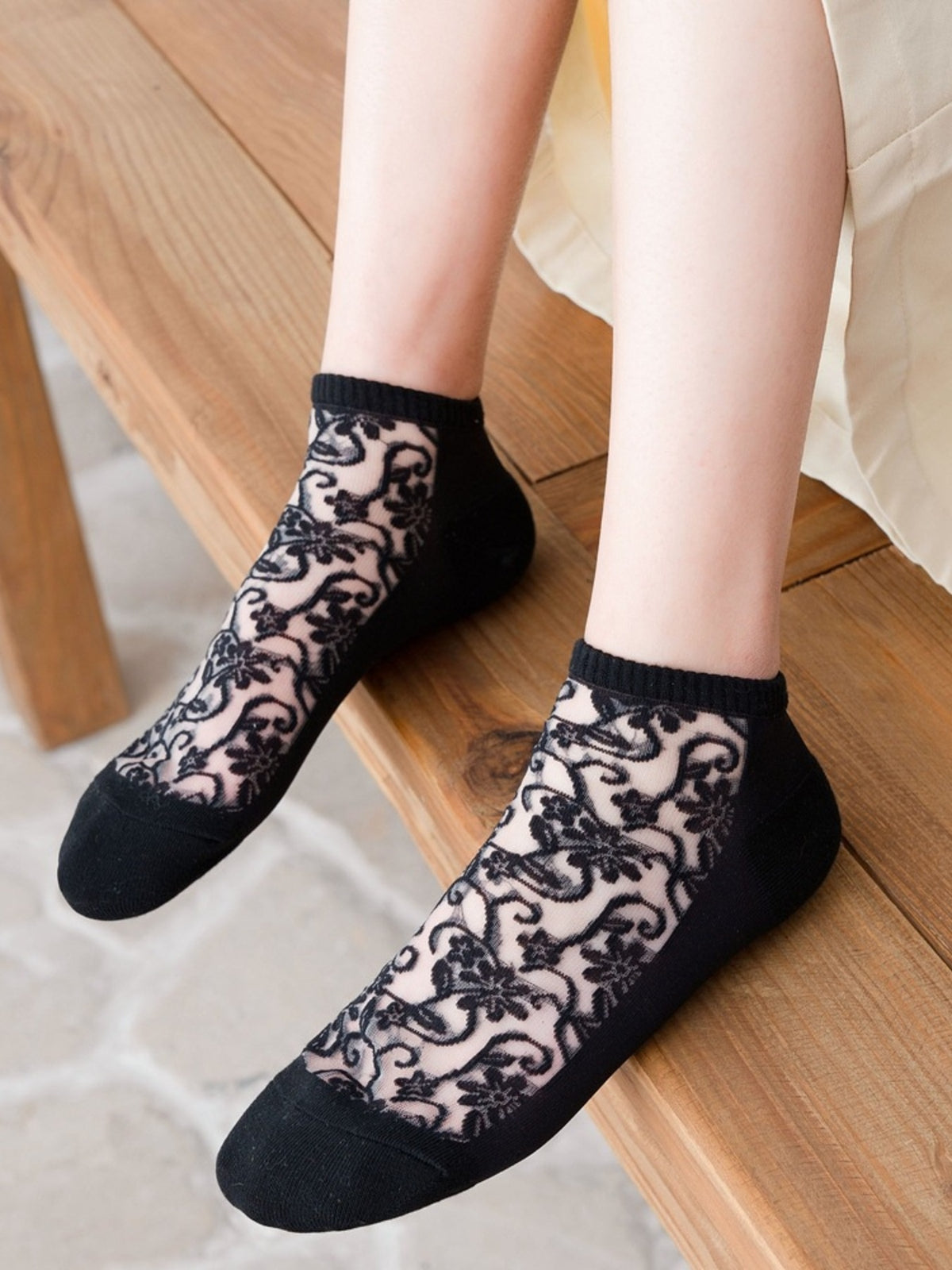 socks in cream with floral and lace detail