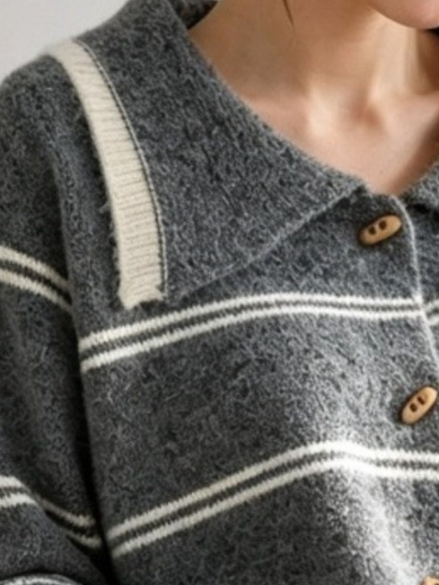 classic cardigan in light grey with collared