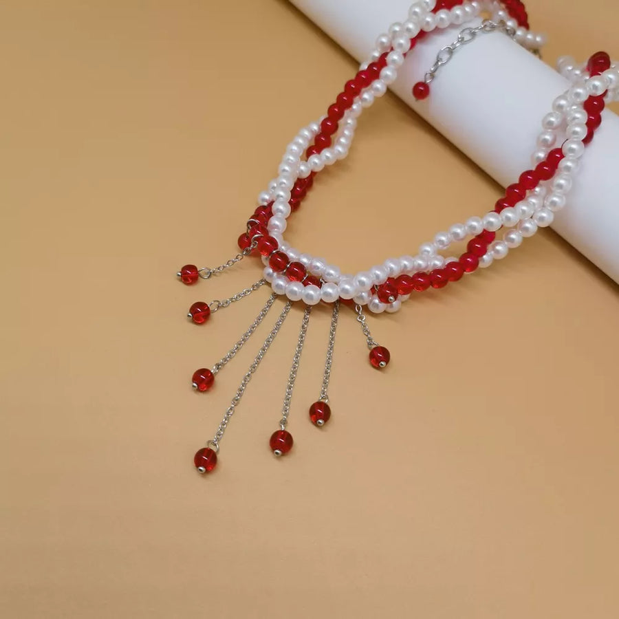 necklace in white with beaded and choker