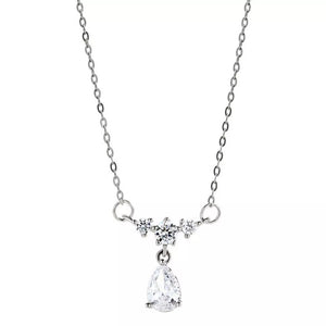 classic necklace in clear with not applicable