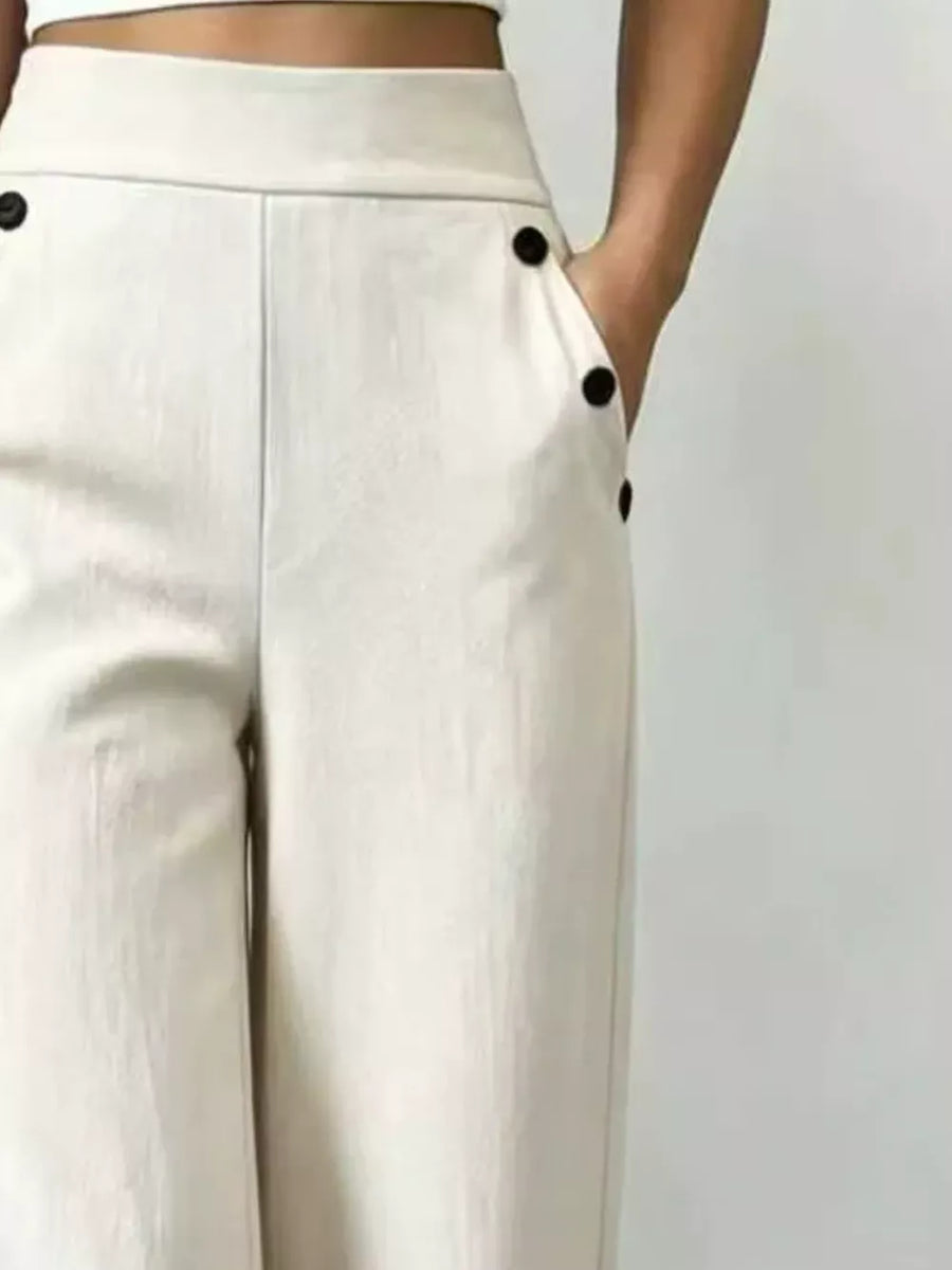 wide-leg pants in Burgundy