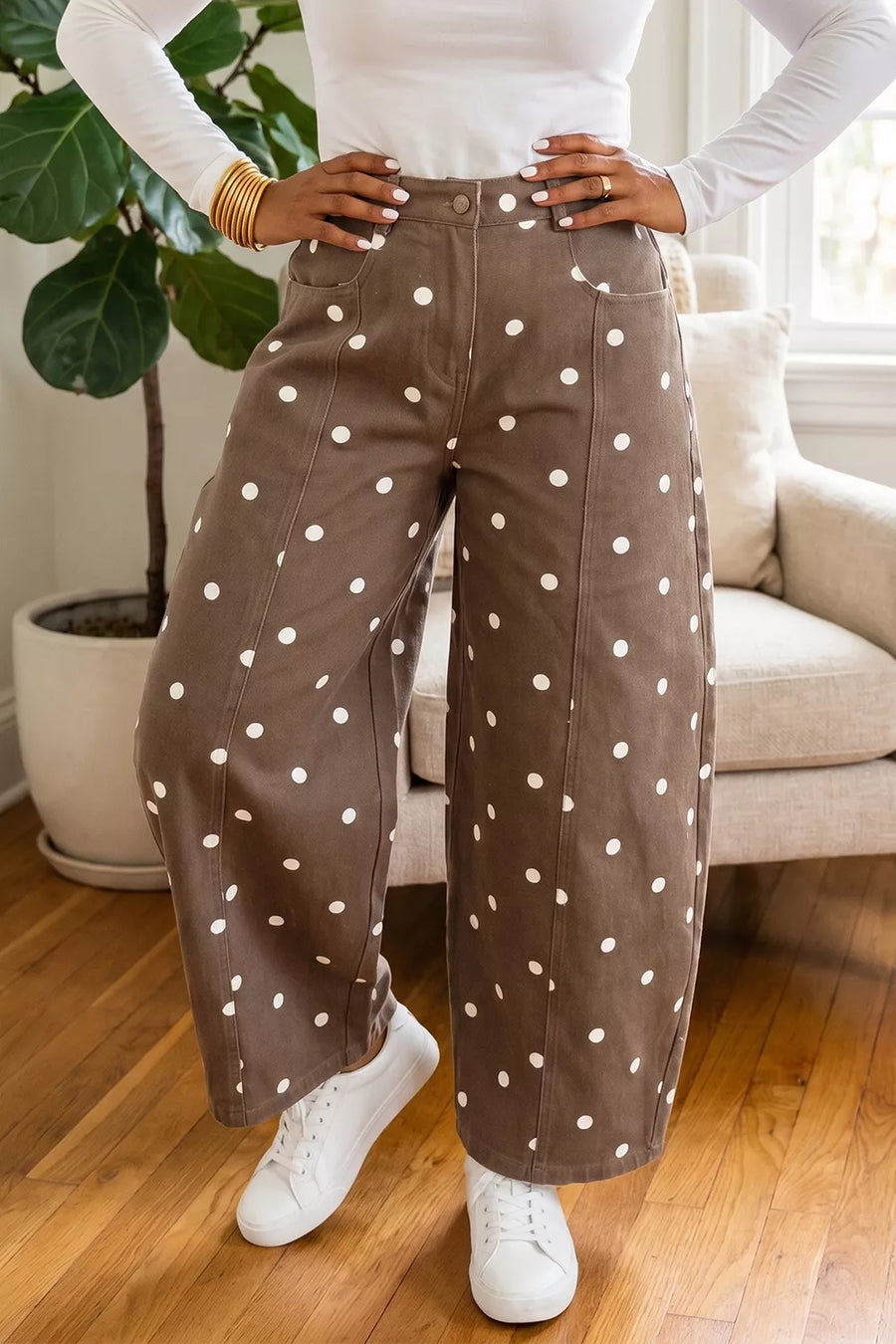 72% cotton, 26% polyester, 2% elastane Care instructions: Machine wash cold jeans in Dark Brown with barrel silhouette