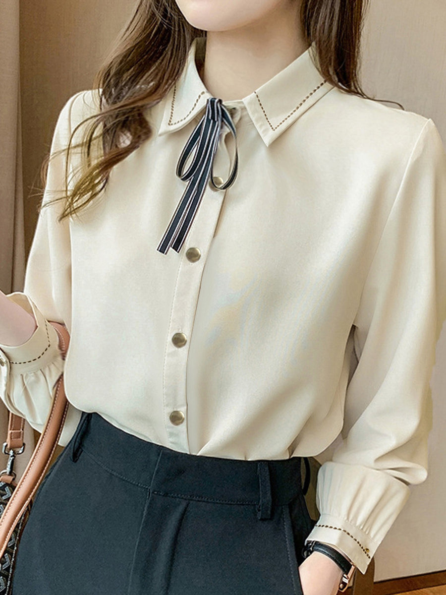 classic blouse in Apricot with collared