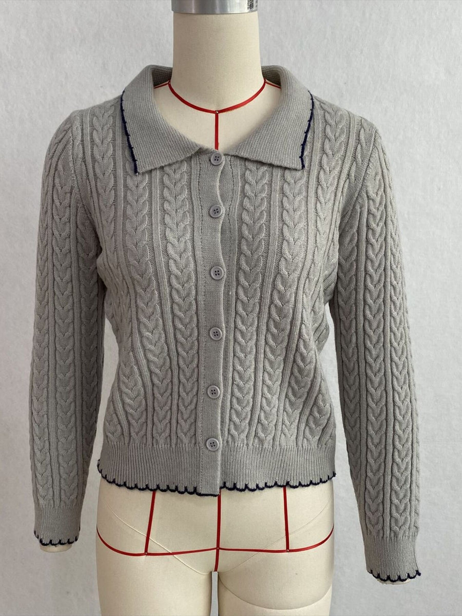 cardigan in light gray with cable knit and cable-knit