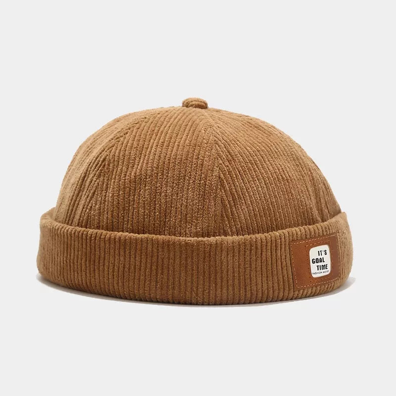 streetwear hat in Black with na