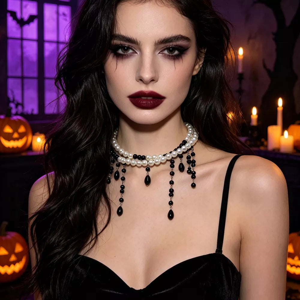 choker necklace in Black with double-layered and choker