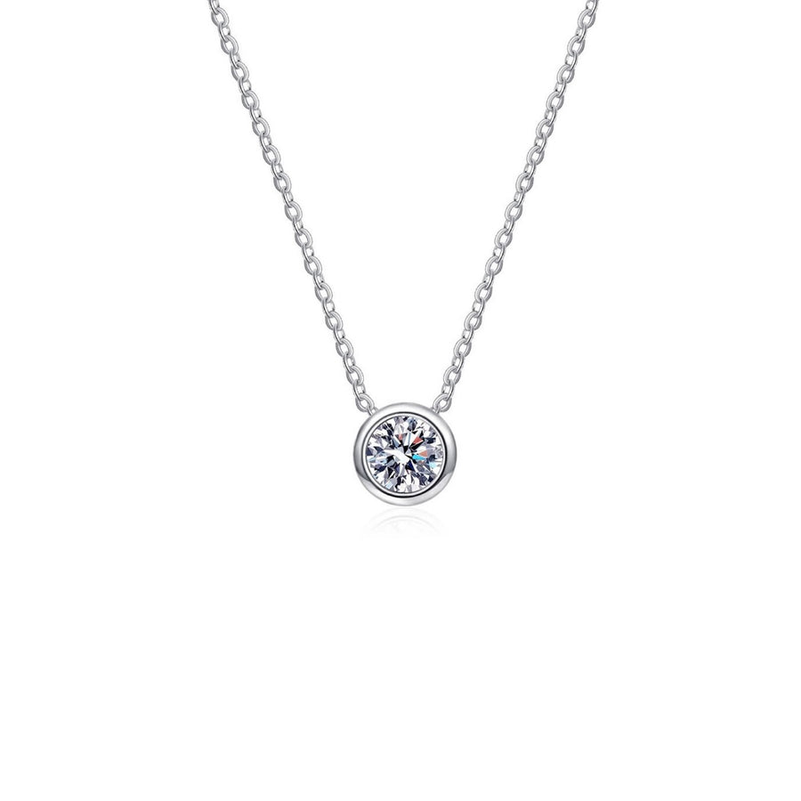 925 sterling silver,Moissanite Carat weight: 1ct Care instructions: Avoid wearin necklace in Silver with straight silhouette