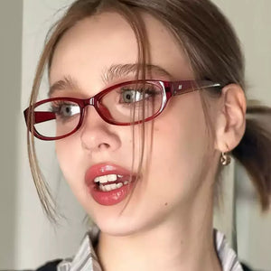 vintage-inspired sunglasses in Red with none