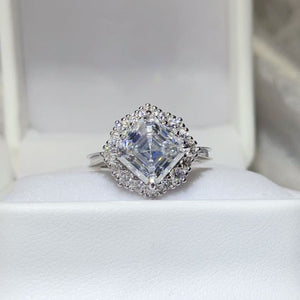 Platinum-Plated,925 sterling silver,Moissanite Carat weight: 3ct Care instructio ring in clear with classic silhouette