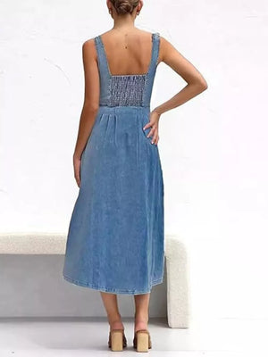 classic midi dress in Light Blue with sweetheart