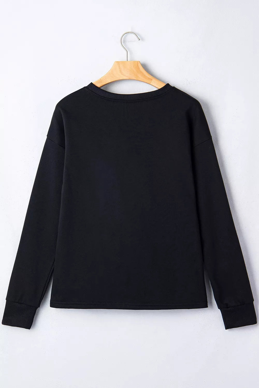 Black t-shirt with hip-length and pullover