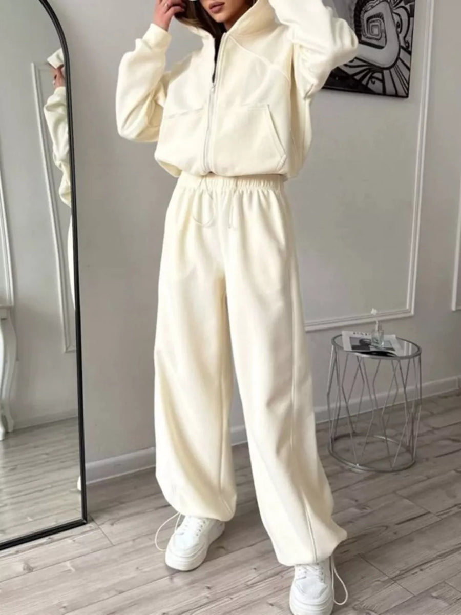 Brown relaxed lounge set with hooded