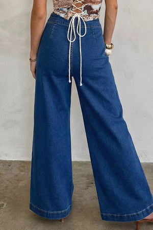 71% cotton, 27 jeans in Navy with wide-leg silhouette
