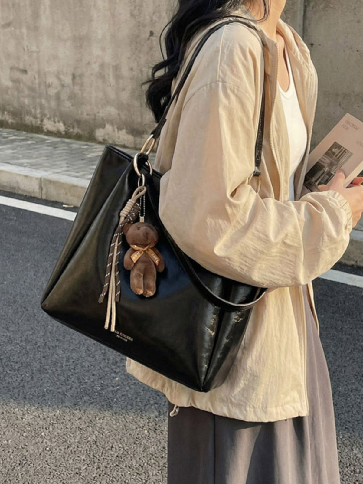 PU Leather Shoulder Bag Style 10700128370 in black with shoulder strap